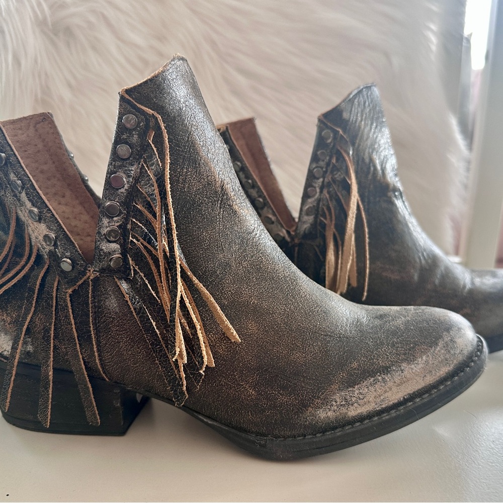 Circle G Distressed Fringe Ankle Boots - Dark Brown! Sz 10, but run small, 9 - Picture 7 of 13